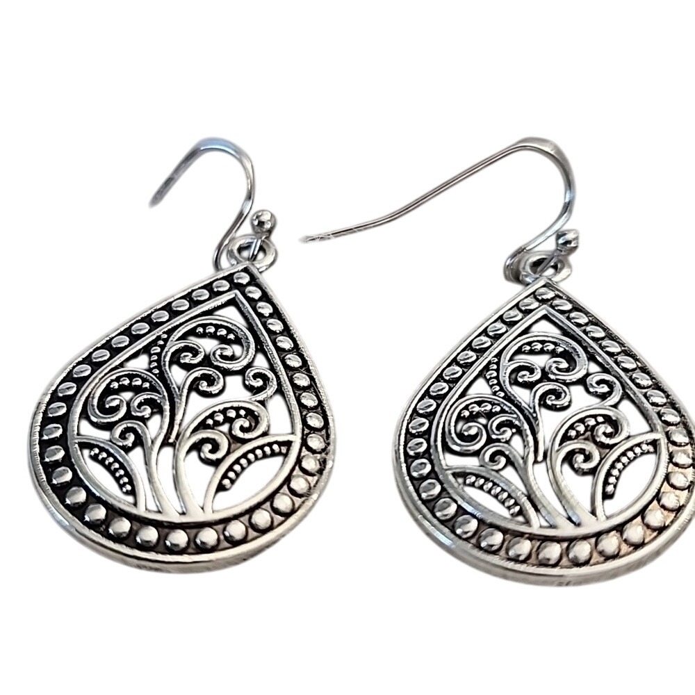 NWOT Silver‎ Teardrop Earrings